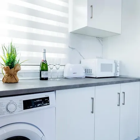 Bright Flores 1l With Pool Apartamento *